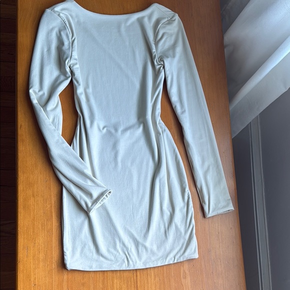 babyboo Dresses & Skirts - NWT Babyboo backless mini dress, long sleeve
